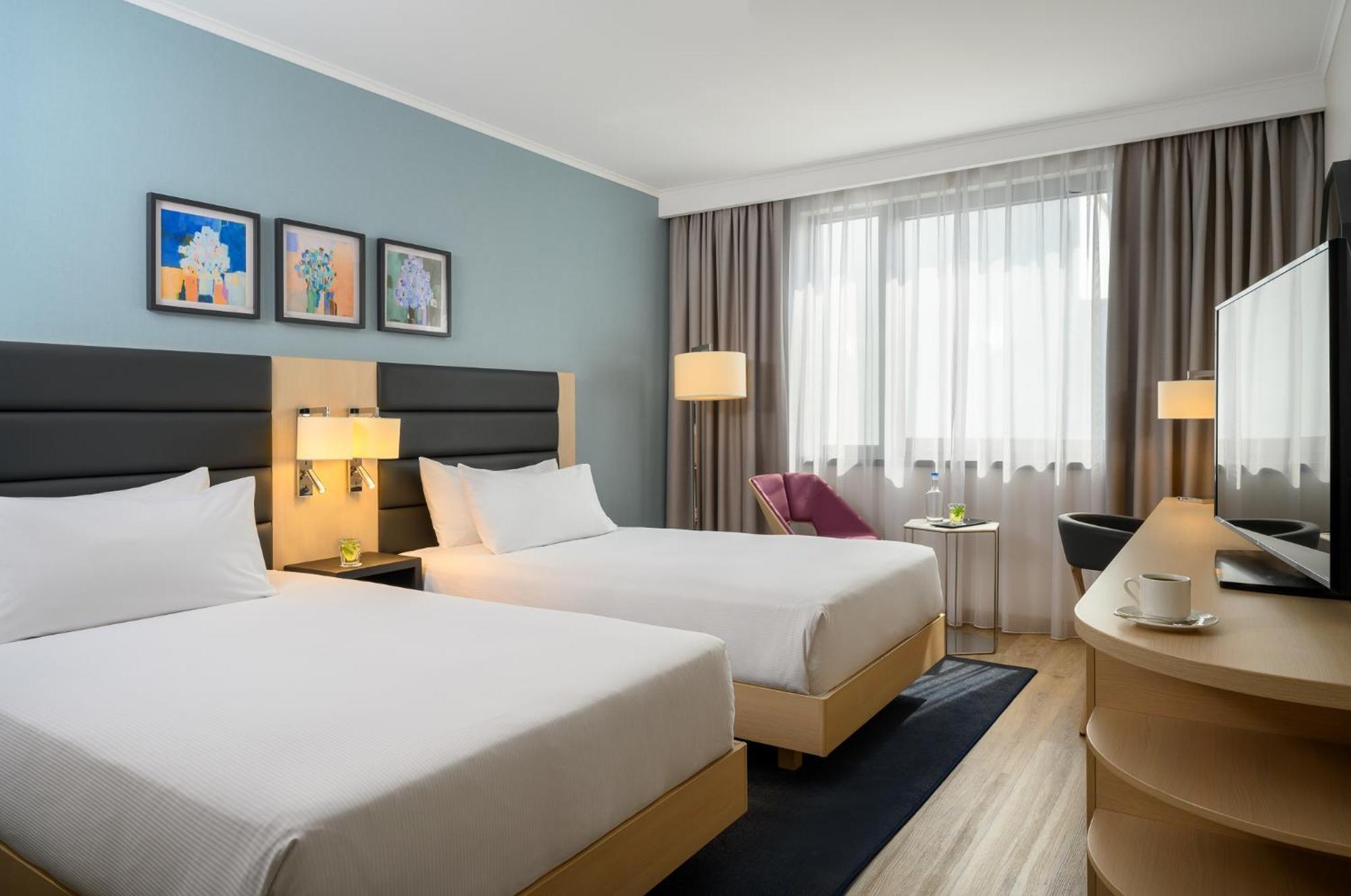 Hilton Garden Centre Готель 4*