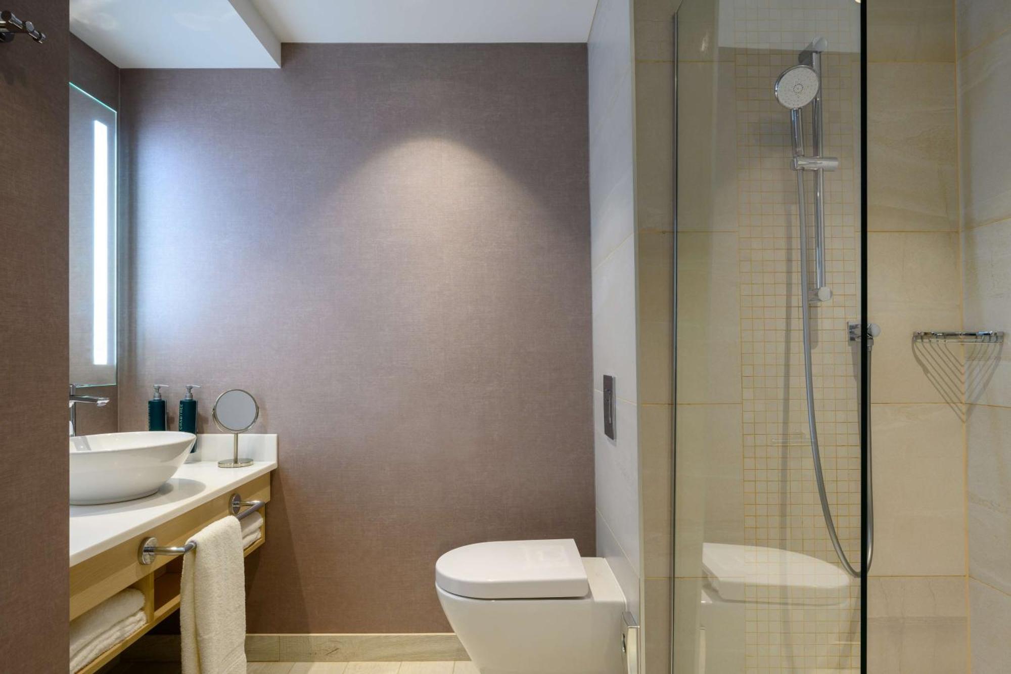 Hilton Garden Centre Готель